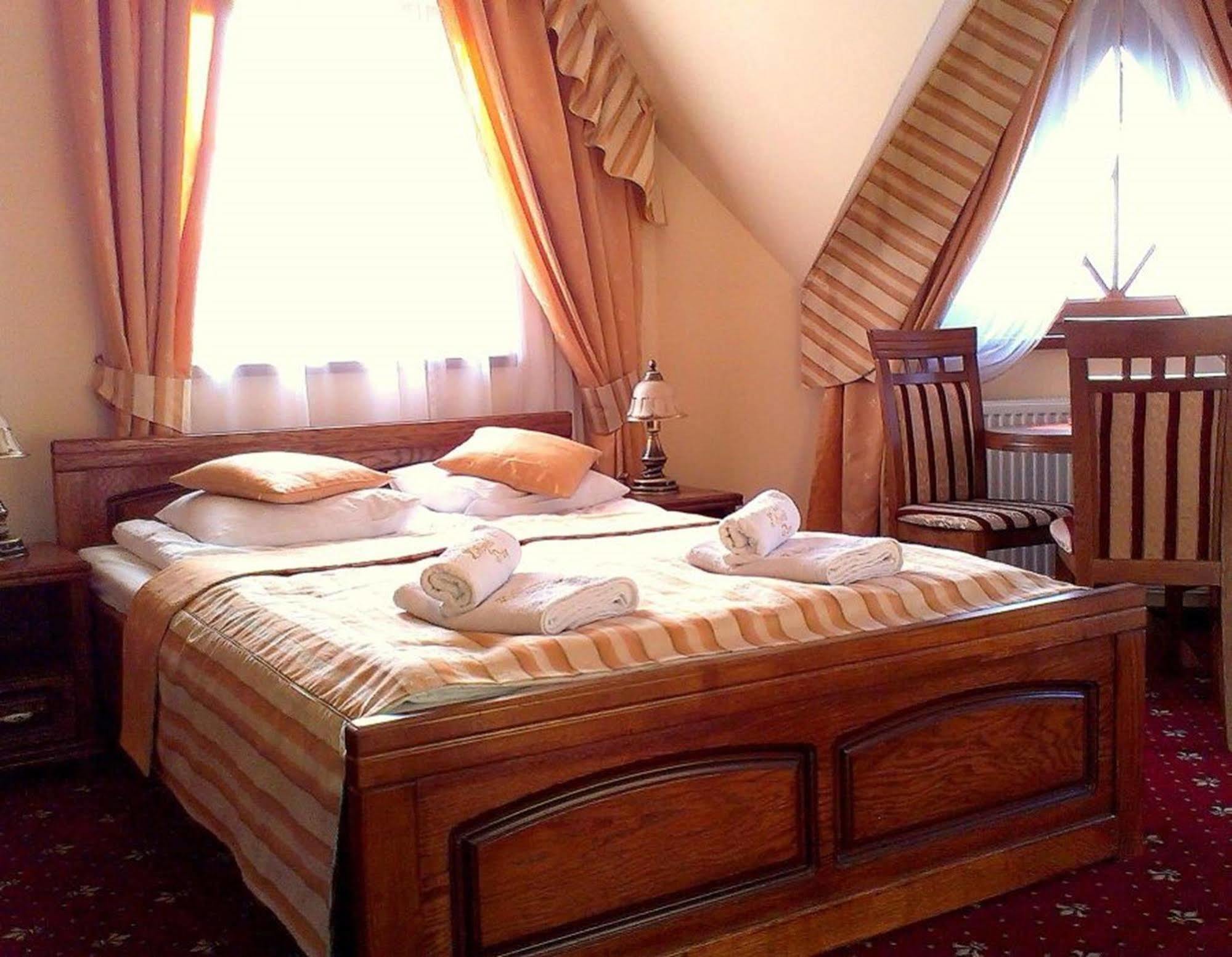 Pensjonat Zbojecki Dwor - Blisko Basenow Termalnych I Szlakow Gorskich - Ostatnie Wolne Pokoje Na Weekend Majowy Буковина-Татшаньска Экстерьер фото